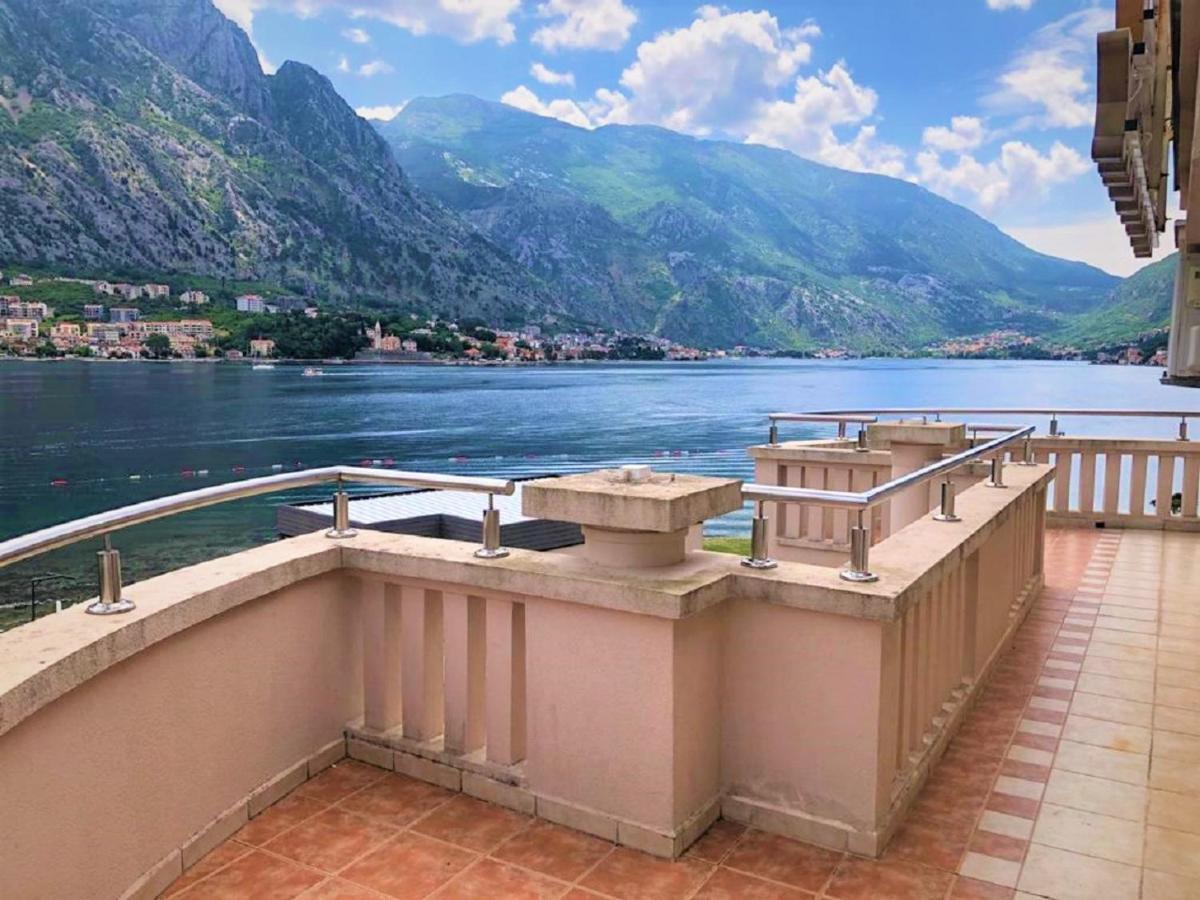 Montebay Perla Hotel Prčanj Kültér fotó