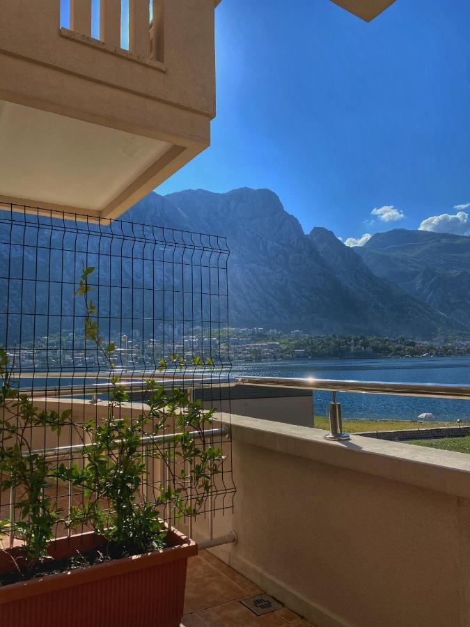 Montebay Perla Hotel Prčanj Kültér fotó