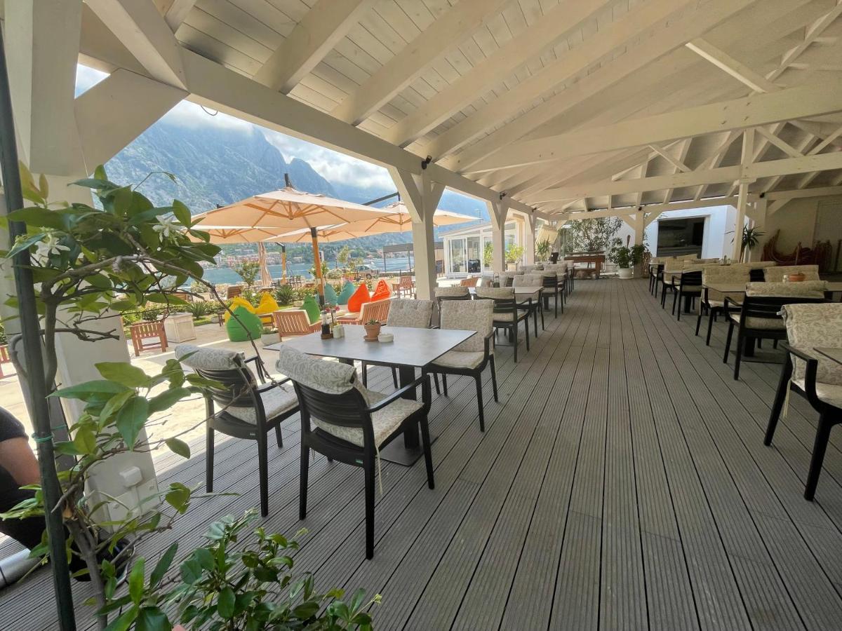 Montebay Perla Hotel Prčanj Kültér fotó