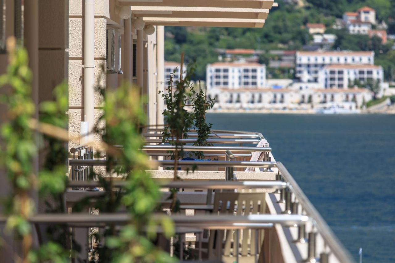 Montebay Perla Hotel Prčanj Kültér fotó