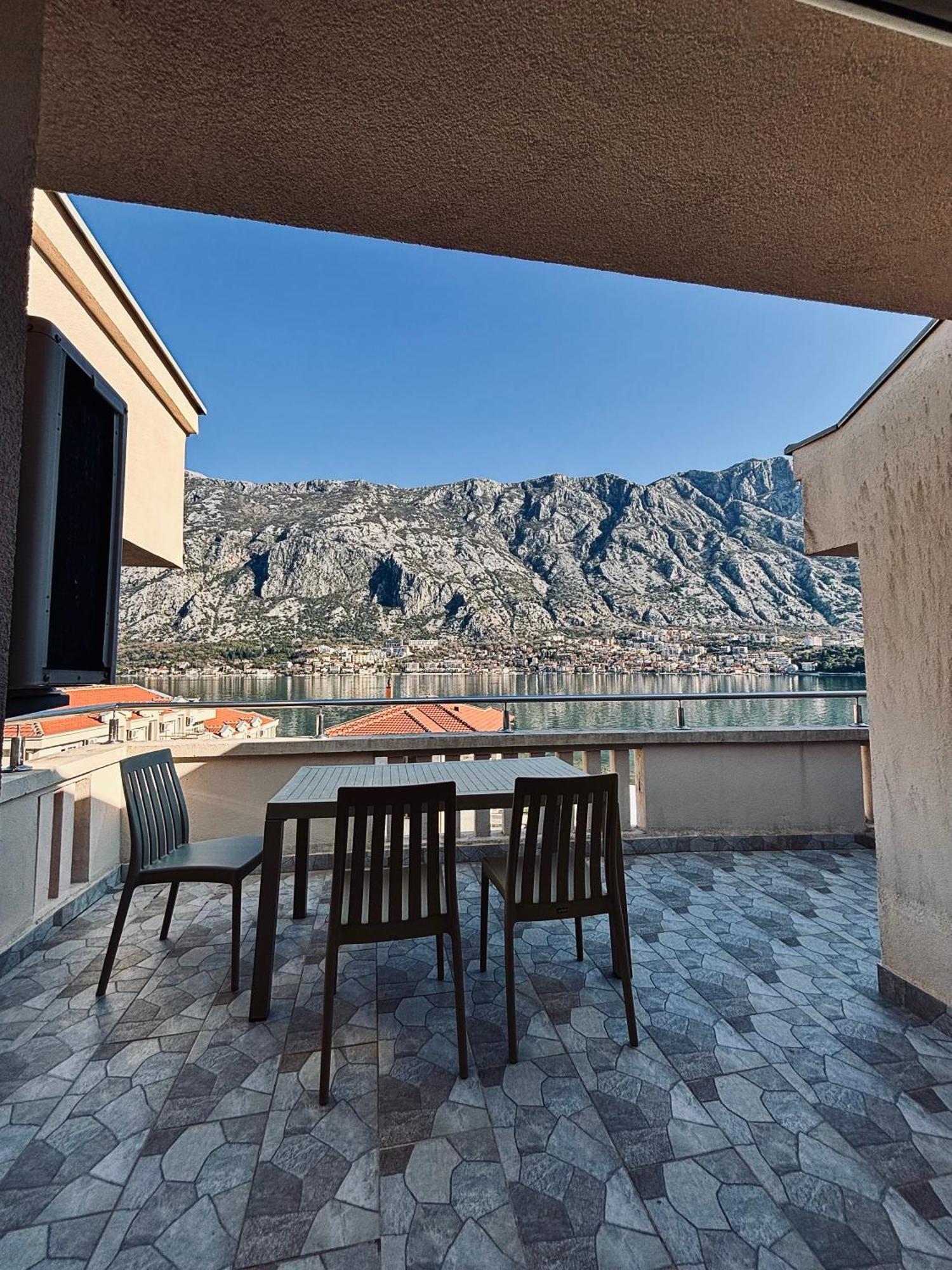 Montebay Perla Hotel Prčanj Kültér fotó