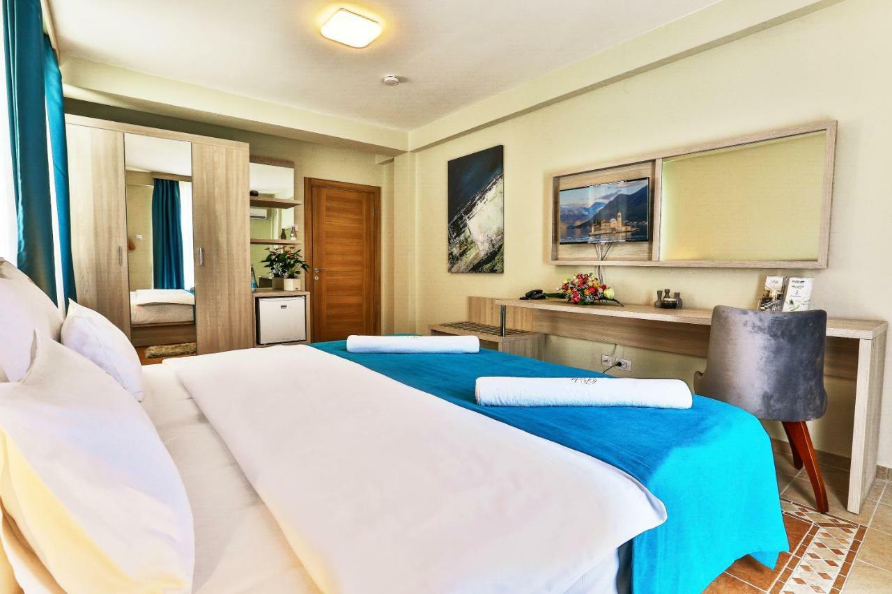 Montebay Perla Hotel Prčanj Kültér fotó