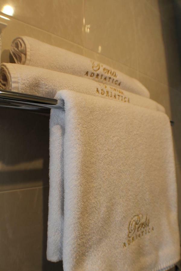 Montebay Perla Hotel Prčanj Kültér fotó